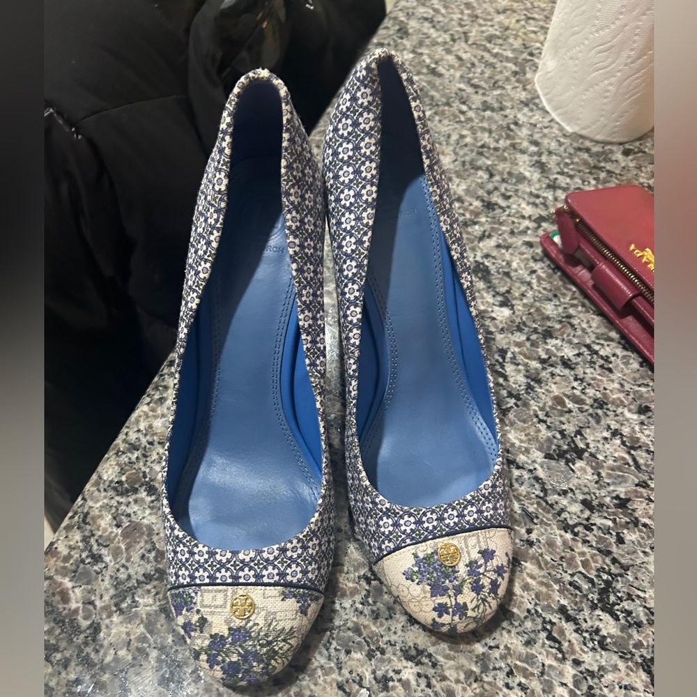 Tory Burch Blue Floral Block Heels Sz 10
